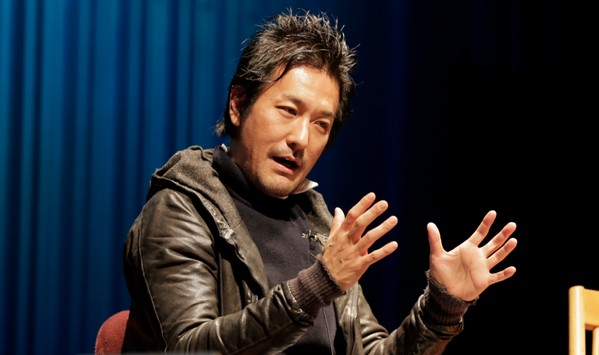 チームラボ・猪子氏「ひとりで子育てできるなんて幻想」 子どもは集団で、いい加減に育てるべき