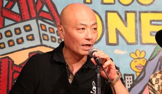 ストレス発散に金玉を蹴られる男達 AV監督が語る