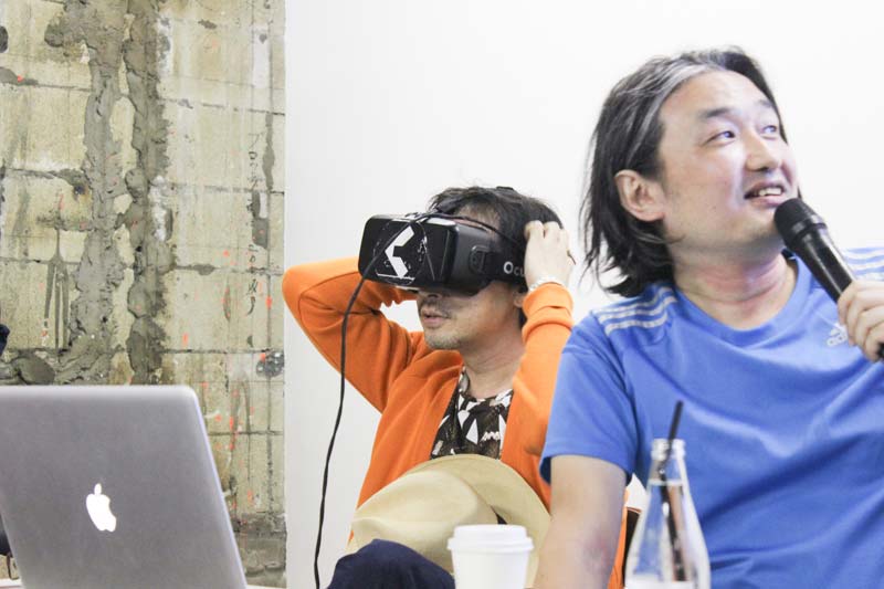 「いつまでも見ちゃうよね」 水中フェチ・菊地成孔氏が全天球水中ニーソ体験を語る