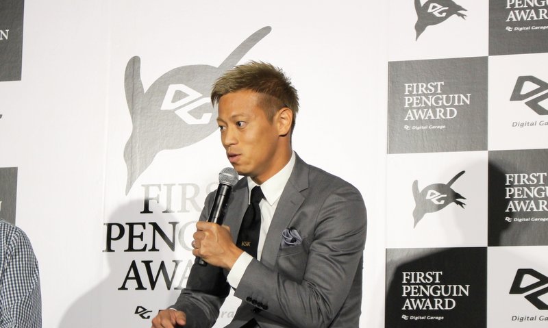 本田圭佑が“アーセナル”浅野拓磨にエール 移籍「迷う必要はない」