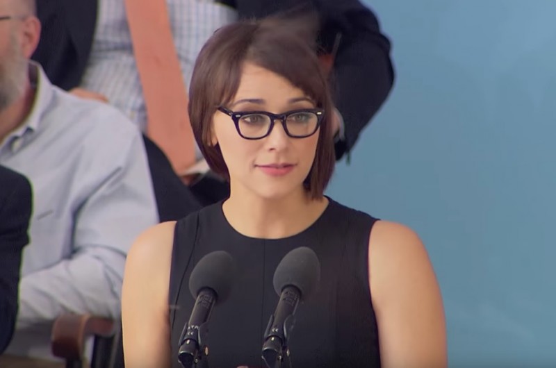 「あなたたちは馬鹿、ハーバード卒業生に成功者はいません」ハリウッド女優が母校で語ったメッセージの真意