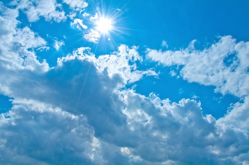 太陽がアレルギーを引き起こす? 日光蕁麻疹の症状と原因