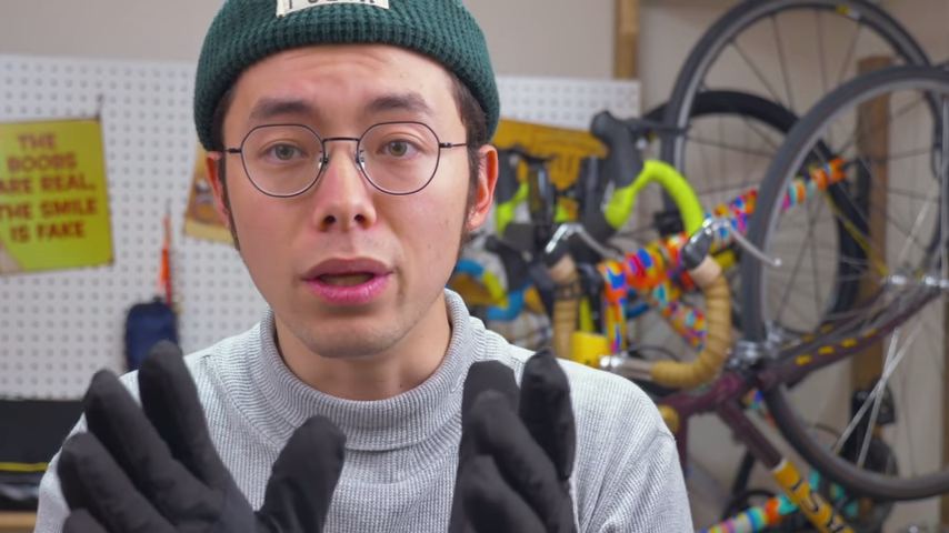 自転車通勤・通学しているひと必見!? あのコンビニの「冬用手袋」が予想以上にすごい