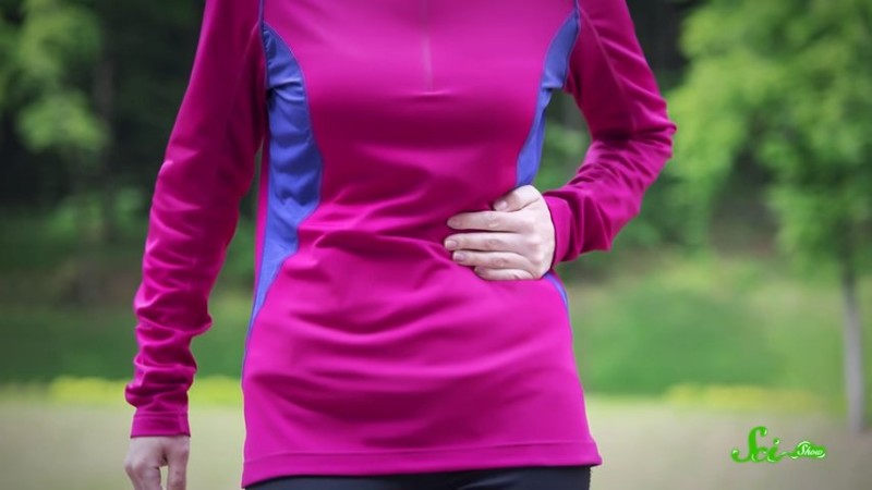 なぜ運動中に脇腹が痛くなるのか? エクササイズにまつわる謎を解説